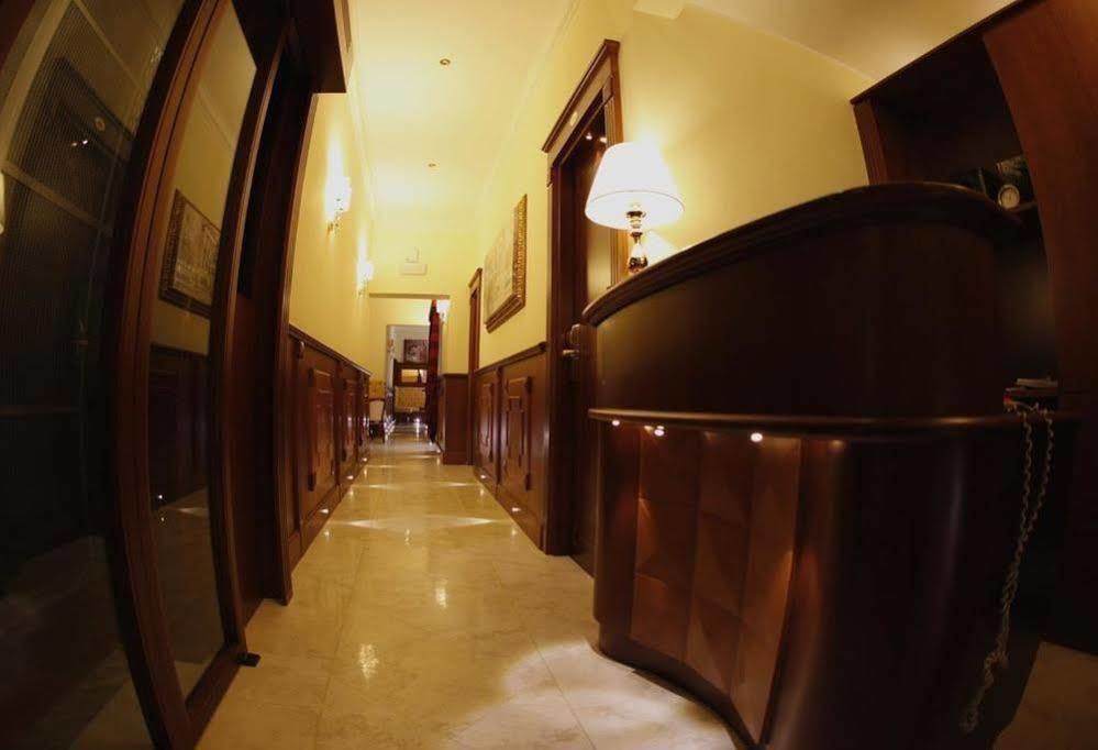 Bed and Breakfast Domus Augusta Рим Екстер'єр фото
